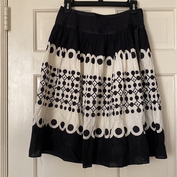 Small Toi et Moi skirt . - Picture 2 of 5